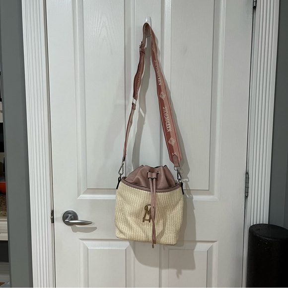 Steve Madden beige and rose color purse with adjustable aztec strap. - Picture 2 of 13